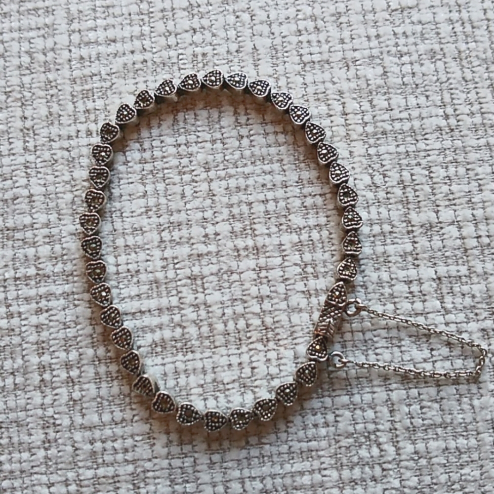 SILVER HEART BRACELET